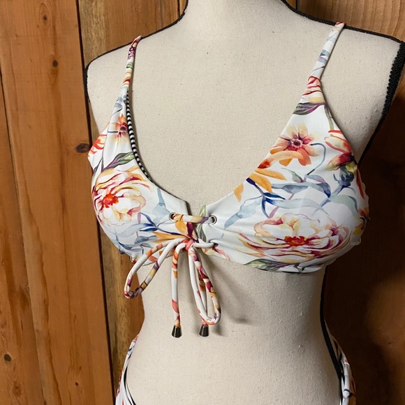 Cupshe floral 2 piece bikini reversible striped - Picture 2 of 6